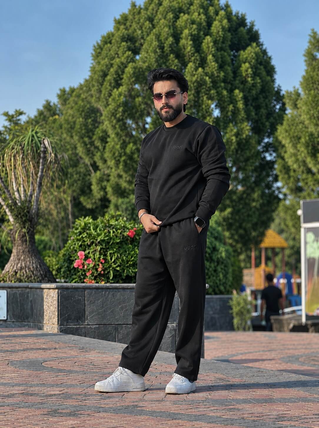 Black Sweatshirt